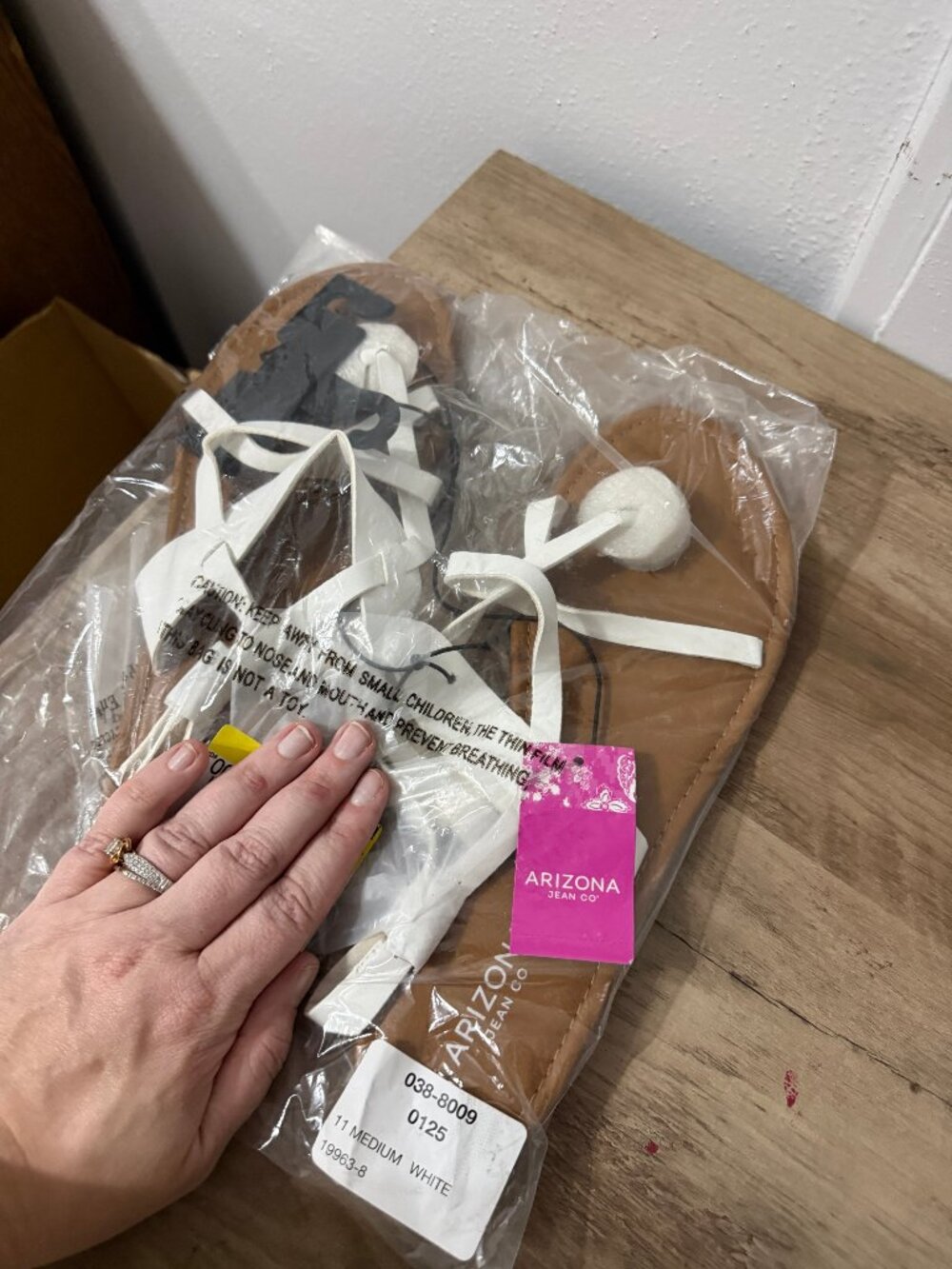 NWT Arizona Jean Co White Lace-Up Gladiator Sandals 11 🤍